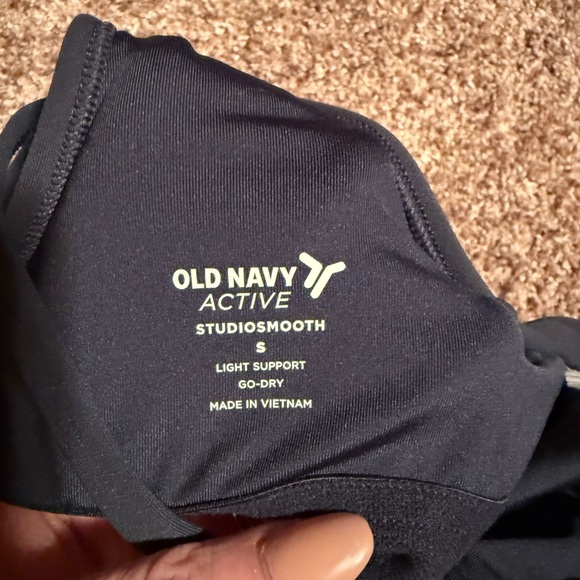 Old Navy Black Cropped High-Neck Tank Top - Picture 2 of 4